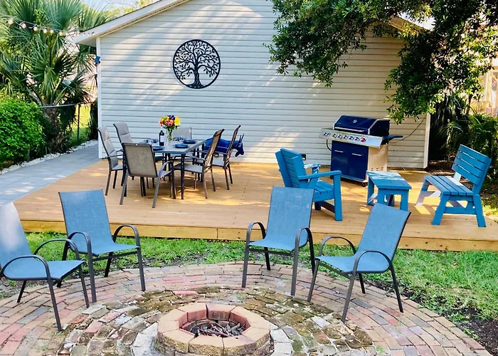 Holiday home Pensa-cozy Downtown Bungalow, W/ Backyard Oasis! Pensacola
