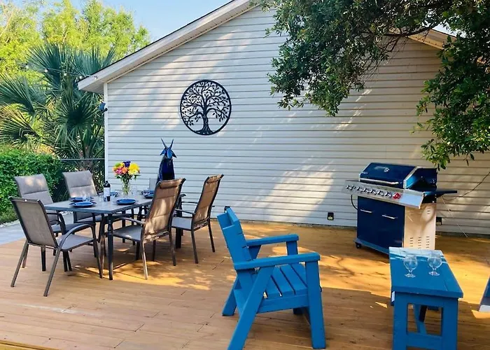 Holiday home Pensa-cozy Downtown Bungalow, W/ Backyard Oasis! Pensacola